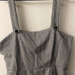 Black houndstooth knee length dress/jumper